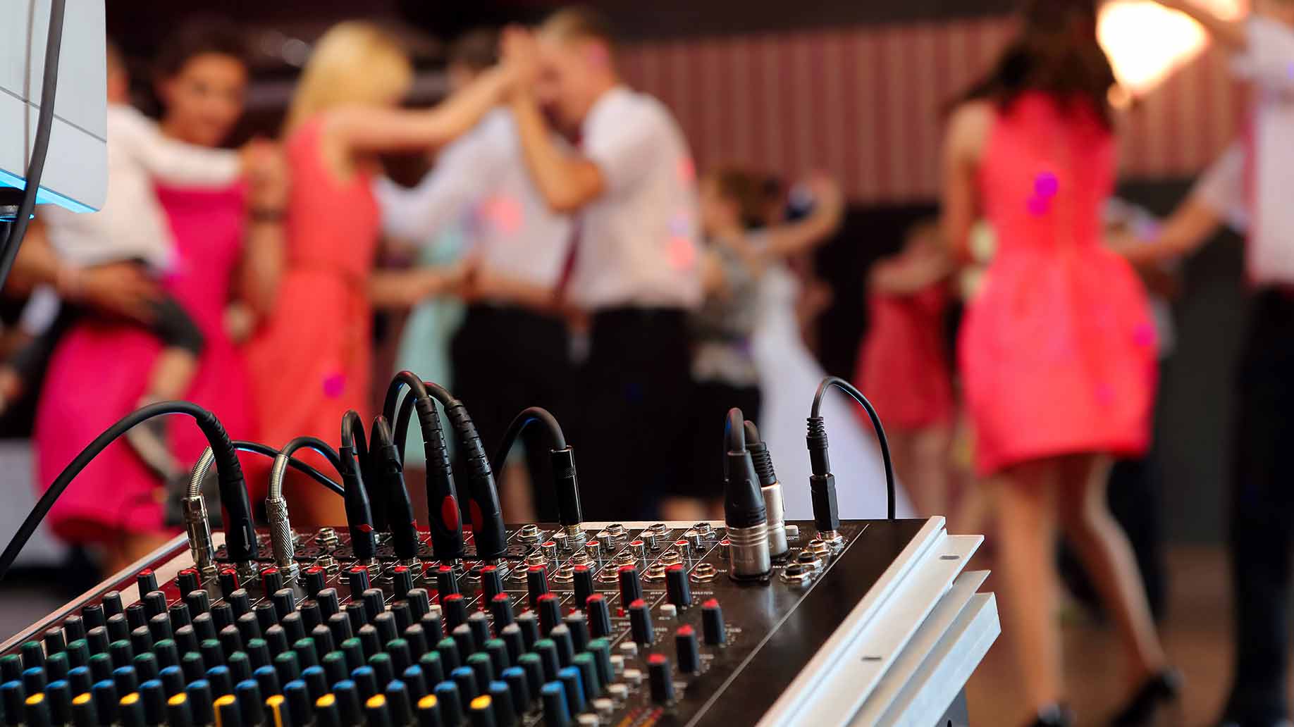 How Much Does a Wedding DJ Cost Prices