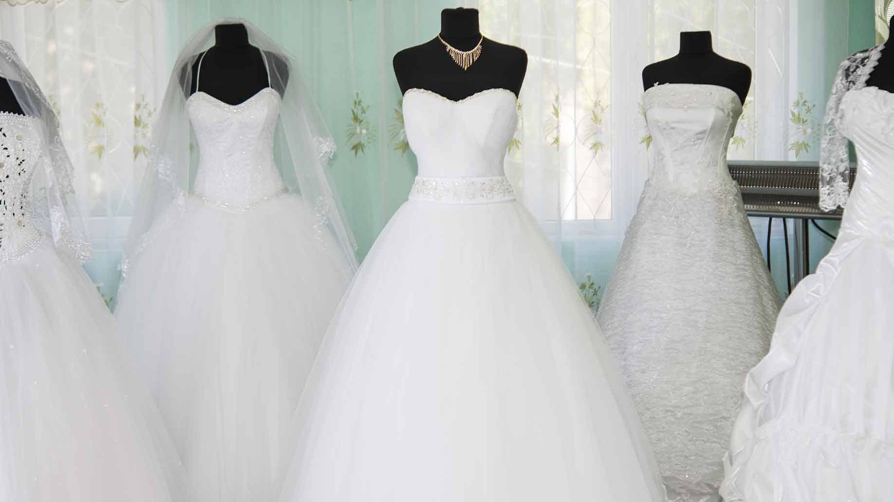 How Much Does Your Wedding Dress Cost Articles Easy Weddings