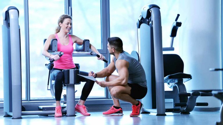 personal trainer weight lifting
