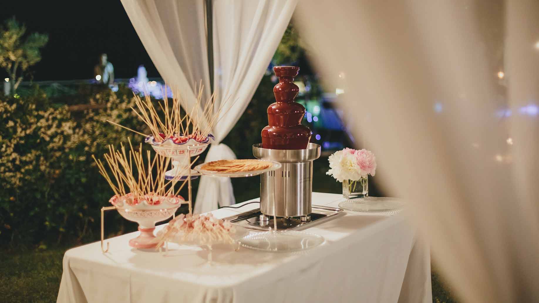 wedding chocolate fountain fondue