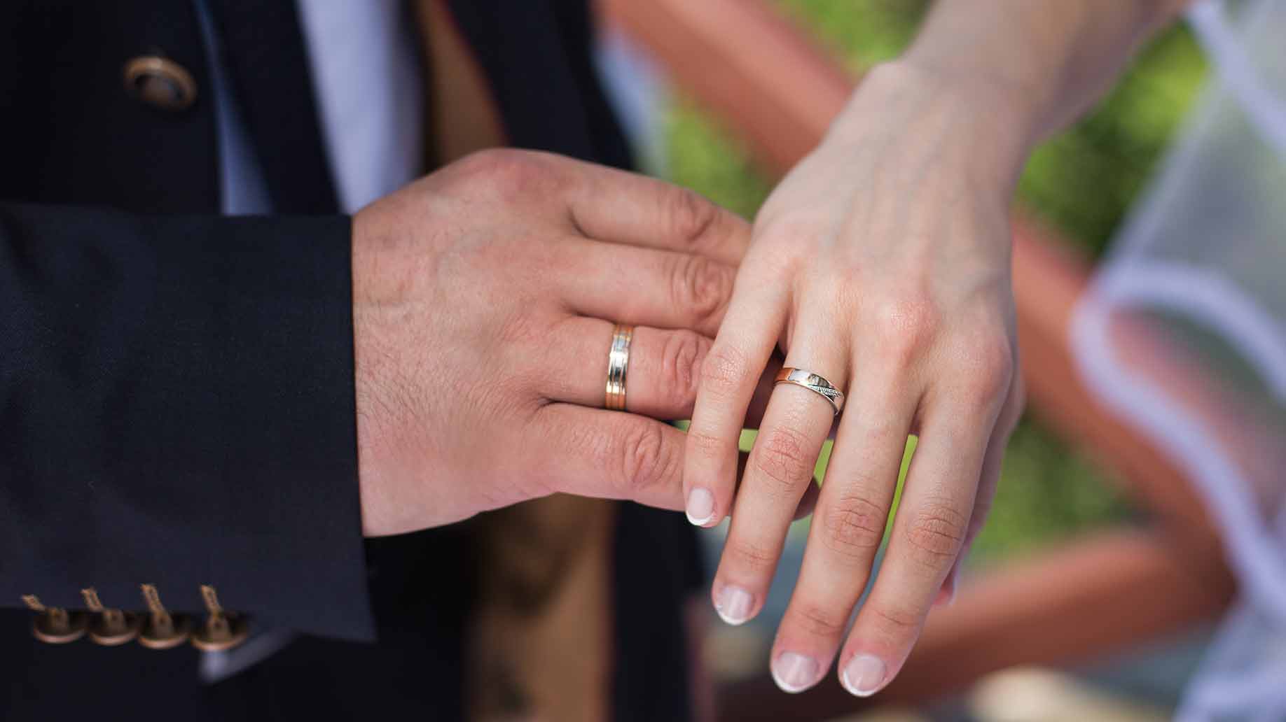 wedding rings hands